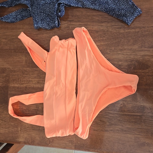 Bikini bundle - Picture 2 of 9